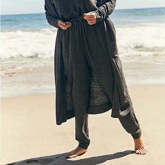 Free People Beach Gray BiCoastal Set Sleeveless Knit Jumpsuit Cardigan Set XS - Picture 3 of 16